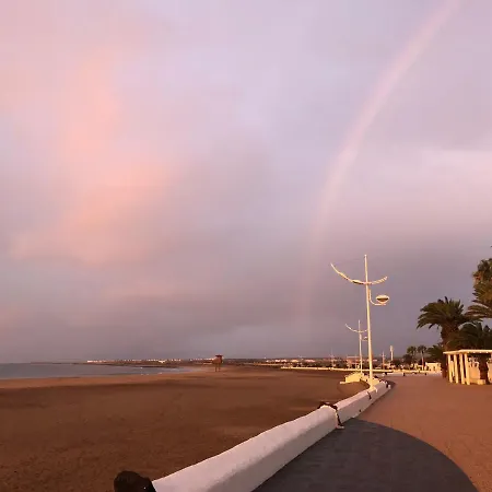 Luxury On The 宏达海滩